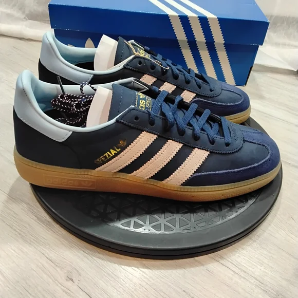 NEW Adidas Womens Handball Spezial Navy Blue Pink Stripes Baby Blue Shoes SZ 9 - Picture 2 of 14